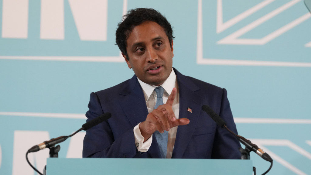 Reform pledges to reward public for illegal working tip-offs