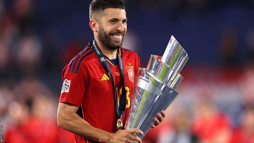 Jordi Alba with the Nations League trophy