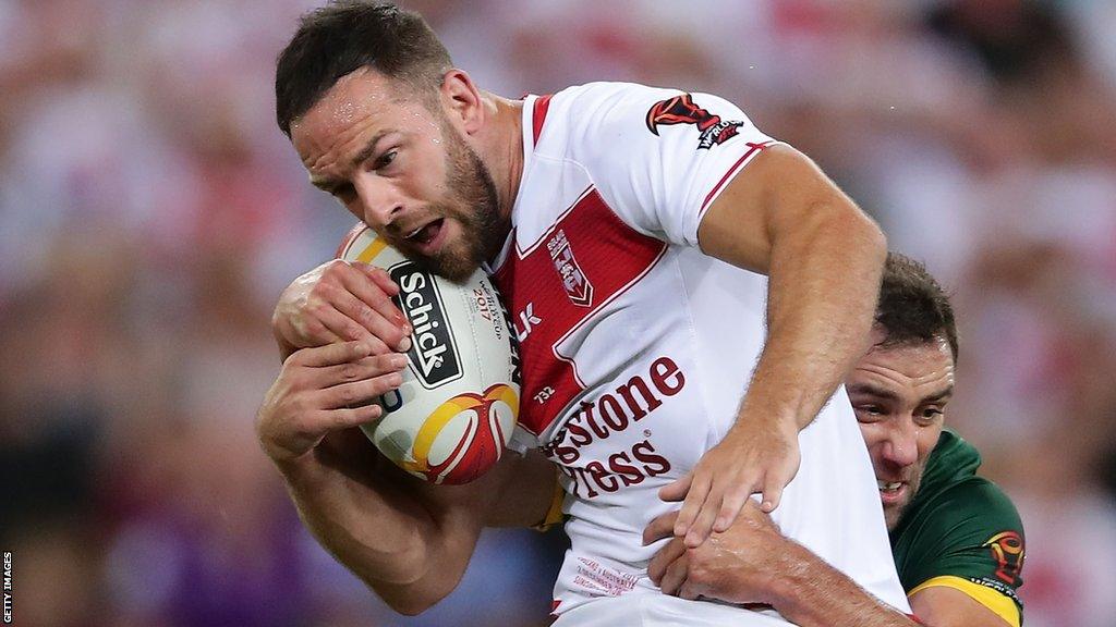 Luke Gale tackled by Cameron Smith