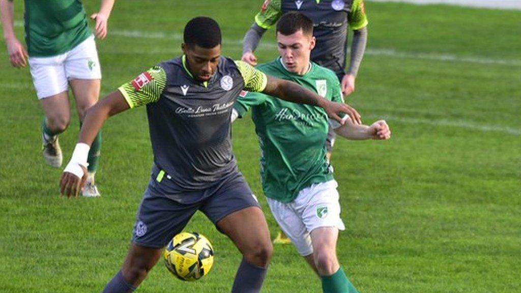 Guernsey FC v Thatcham Town