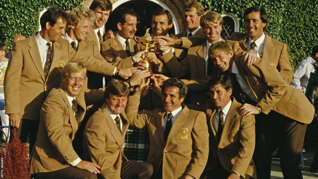 Members of the 1985 European Ryder Cup winning team