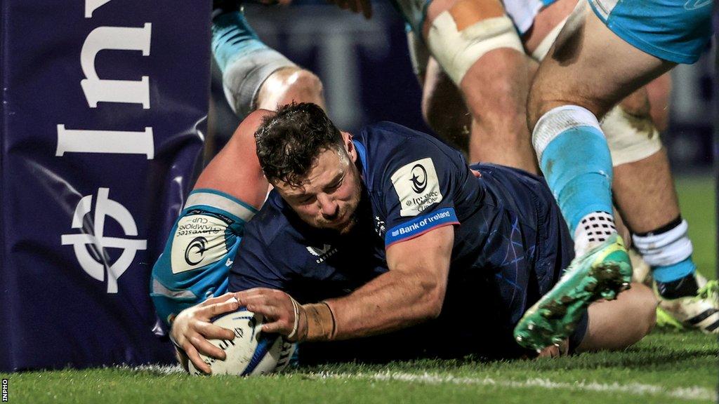 Robbie Henshaw touches down for Leinster's third try against Sale