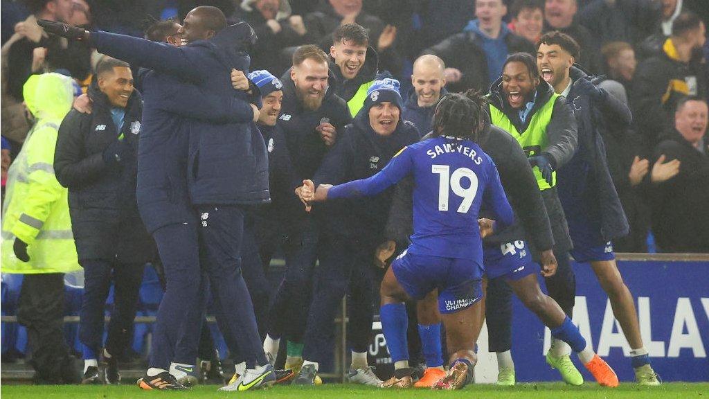 Romain Sawyers celebrates