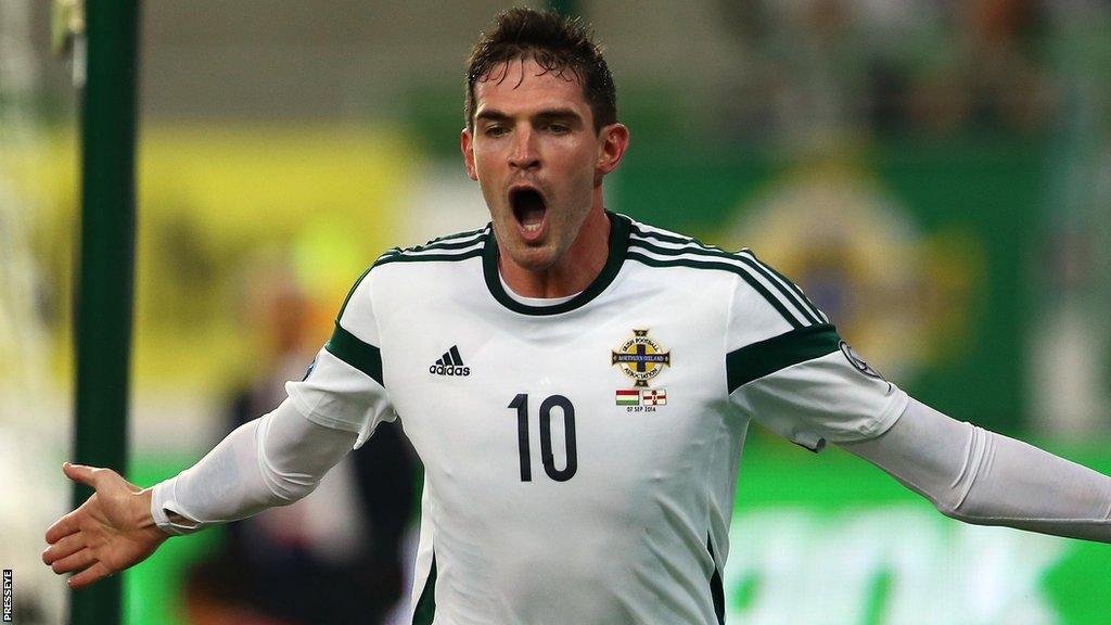 Kyle Lafferty celebrates