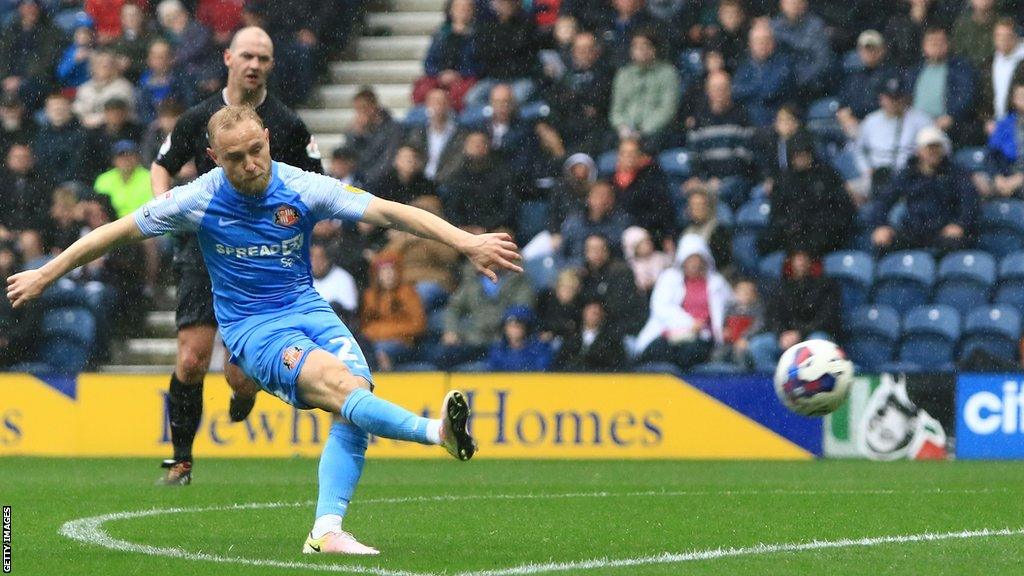 Alex Pritchard scores for Sunderland against Preston