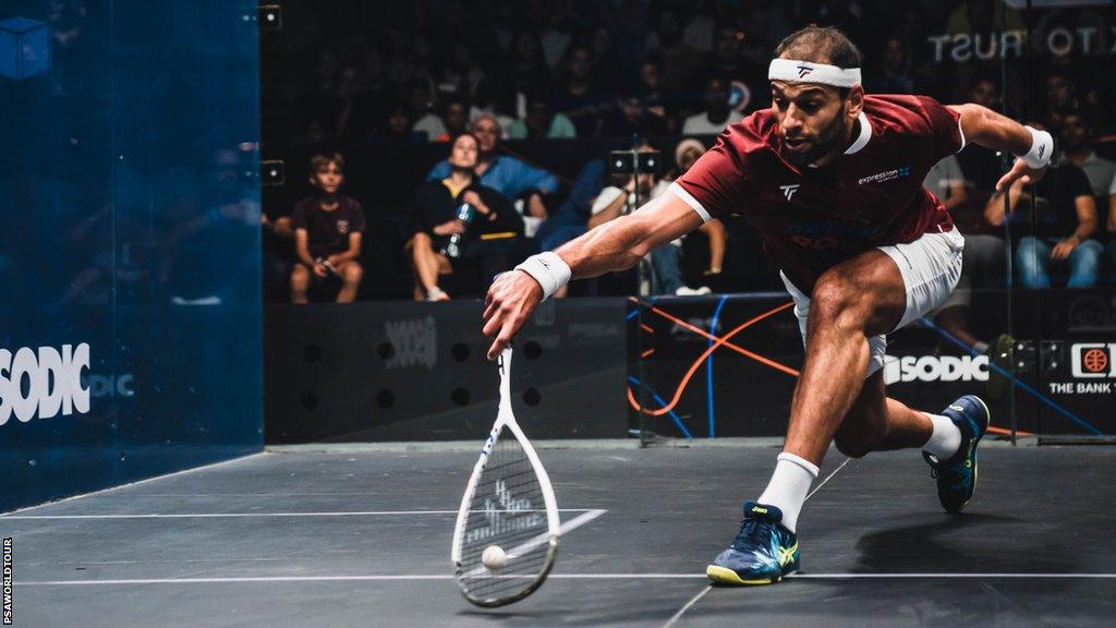 Mohamed ElShorbagy in action at the PSA World Tour Finals