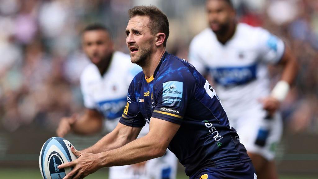 Ashley Beck playing for Worcester Warriors