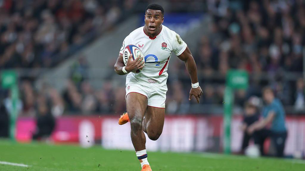 Immanuel Feyi Waboso runs with the ball