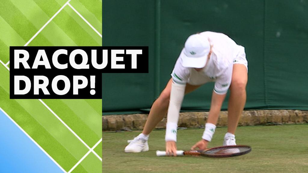 GB's Jones recovers to win rally after dropping racquet