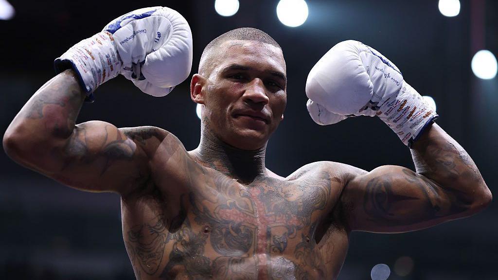 Conor Benn flexes his muscles