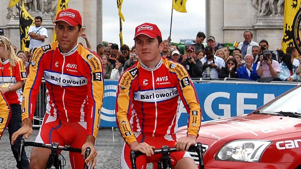 Geraint Thomas (right) sits connected his bike, fresh to thrust his first Tour de France pinch Barloworld arsenic a 21-year-old successful 2007 
