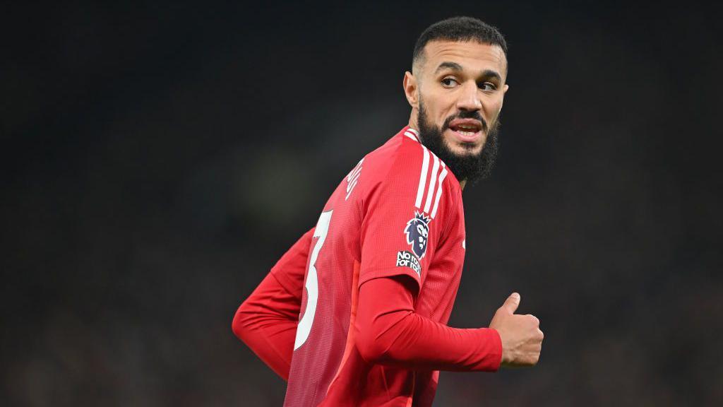 Manchester United news: Noussair Mazraoui on Premier League form - BBC Sport