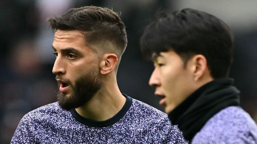 Rodrigo Bentancur warms up for a match with Son Heung-min