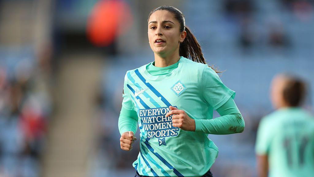 Jana Fernandez playing for London City Lionesses