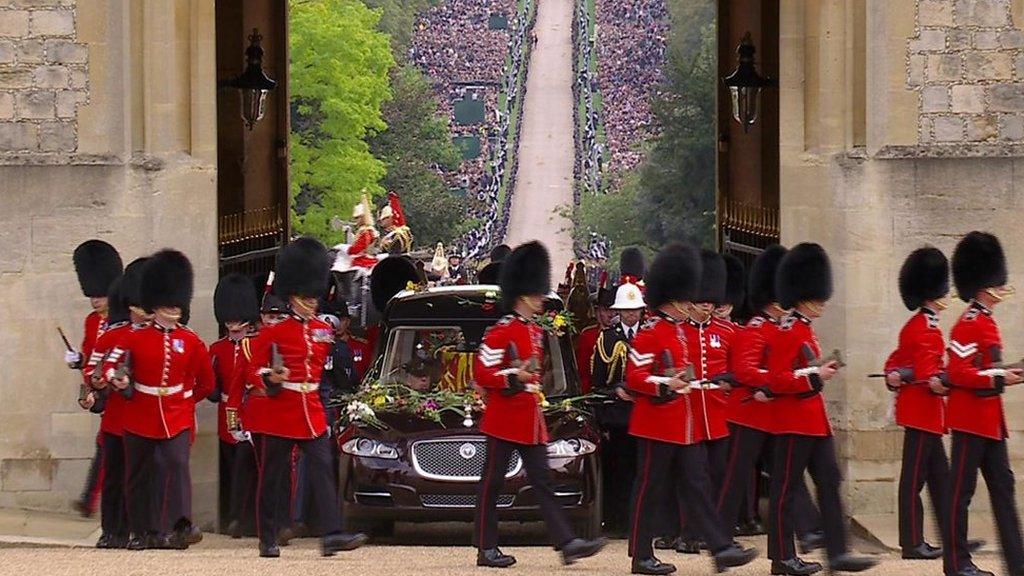 Hearse carrying Queen's coffin enters Windsor Castle