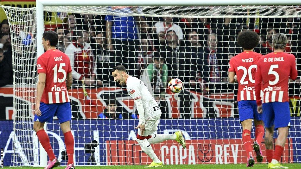 Alejandro Berenguer celebrates penalty