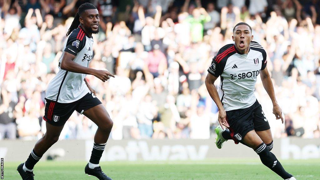 Carlos Vinicius celebrates scoring the winner