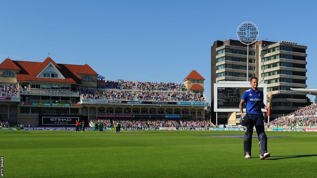 Alex Hales leaves field after century against Pakistan