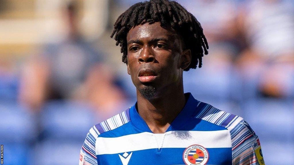 Ovie Ejaria in action for Reading