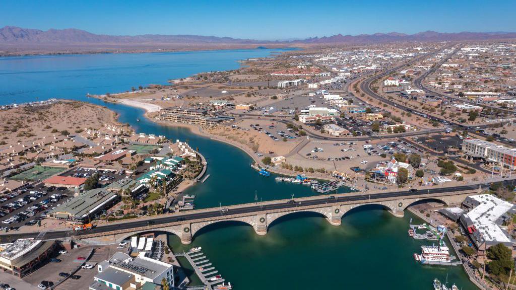 LAKE HAVASU CITY, AZ - January 25: Aerial views of the London Bridge on Tuesday, Jan. 25, 2022 in Lake Havasu City, AZ. (Brian van der Brug / Los Angeles Times via Getty Images)