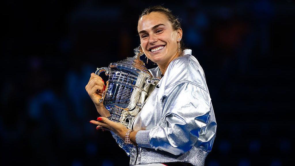 Aryna Sabalenka with the US Open trophy