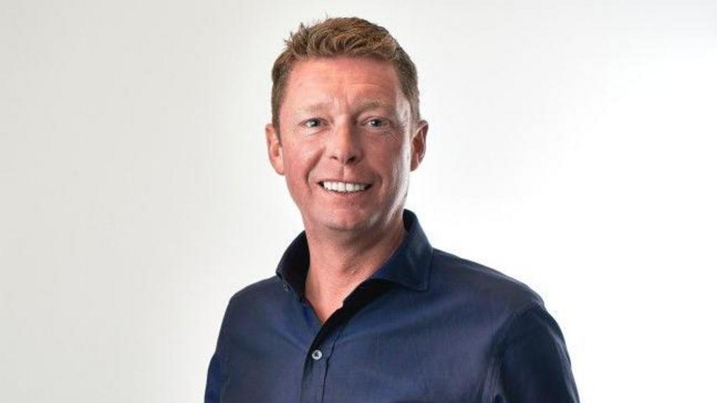 Генеральный директор AO World отмечает успех компании и призывает к усилению государственной поддержки.