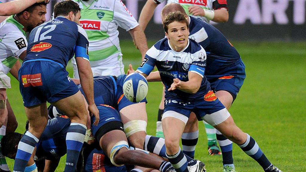 Antoine Dupont playing for Castres