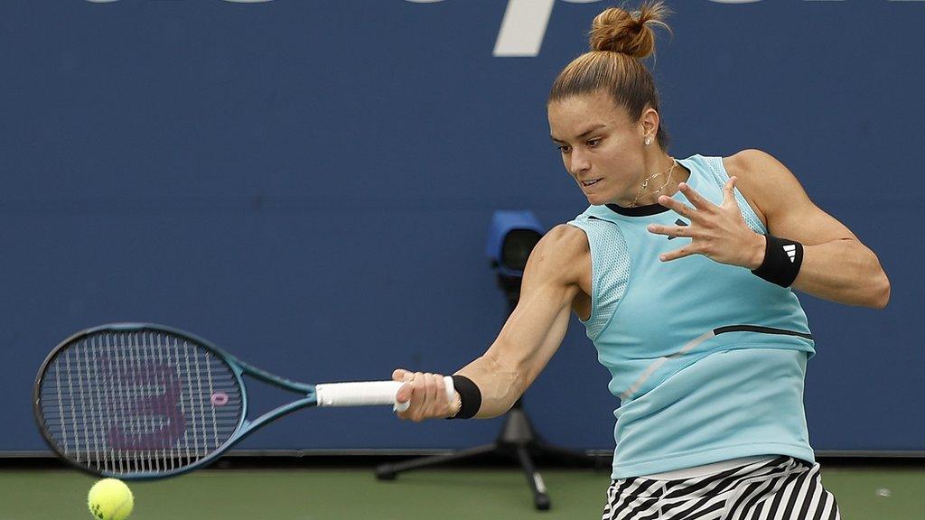 Maria Sakkari makes a forehand