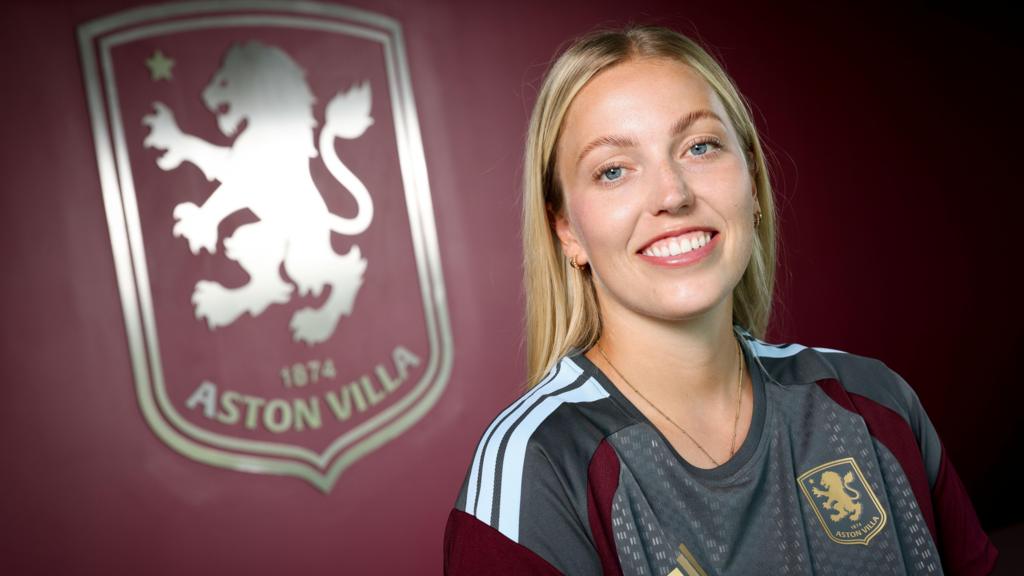 Aston Villa Sign Goalkeeper Emily Ramsey on Free Transfer