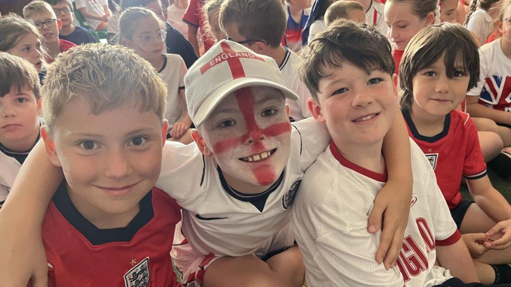 School pupils in England face paint