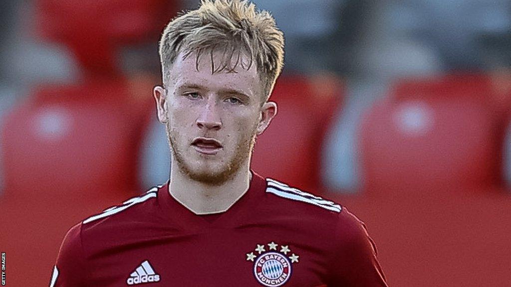 Liam Morrison in action for Bayern Munich Under-19s