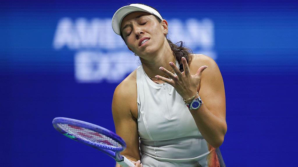Jessica Pegula reacts in disappointment