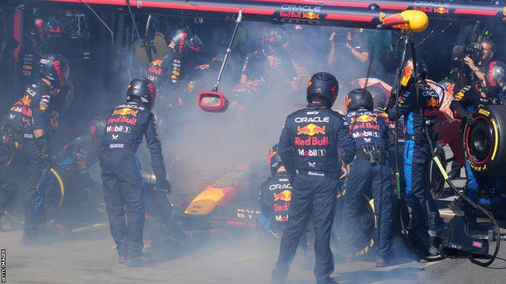 Verstappen retires in Melbourne