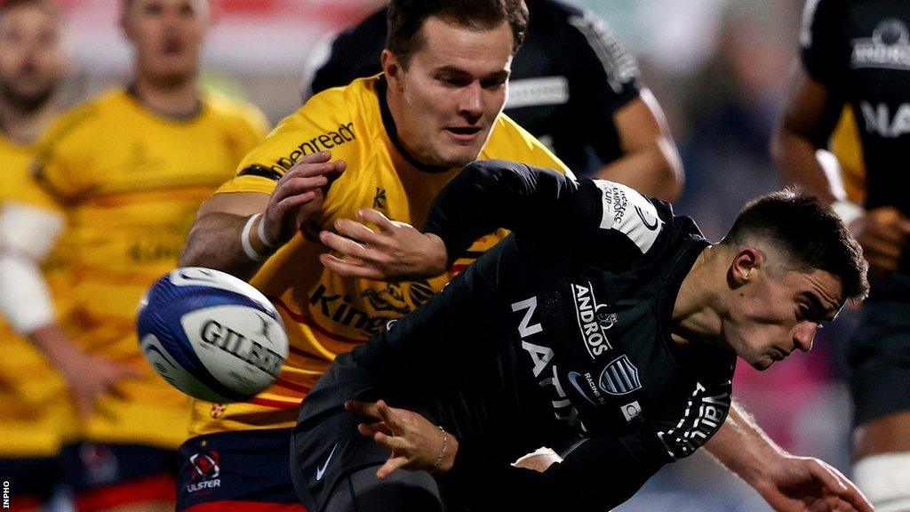 Jacob Stockdale fights for possession