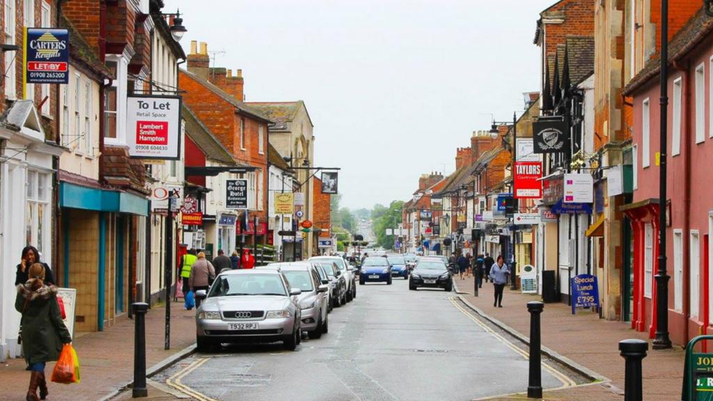 BBC Local Live Beds, Herts & Bucks on Friday 21 August 2015. BBC News