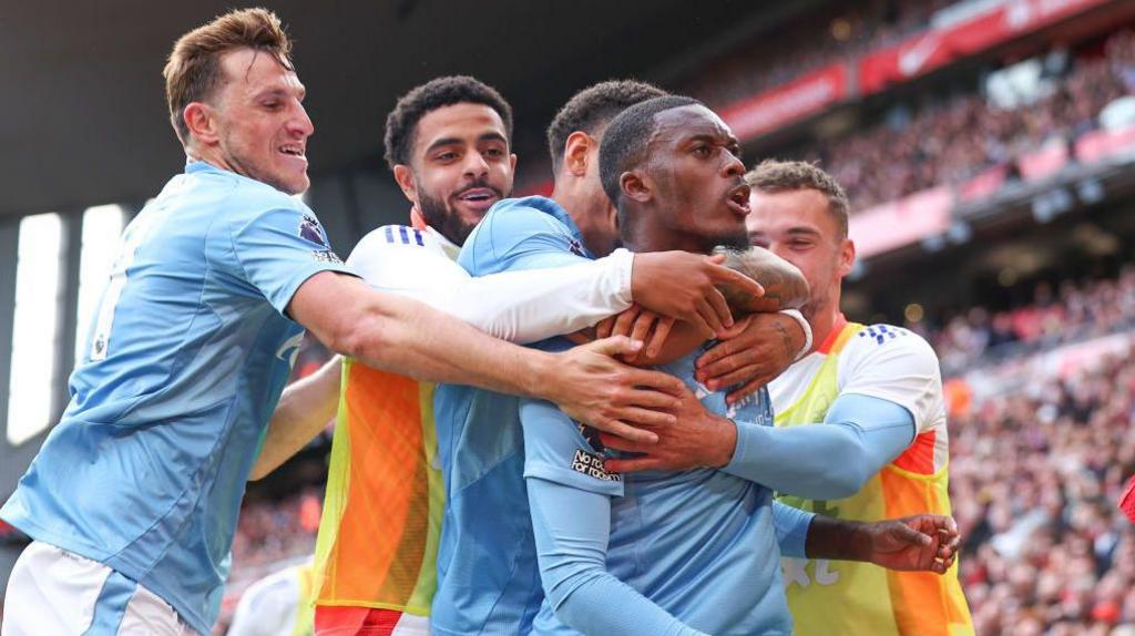 Nottingham Forest celebrate