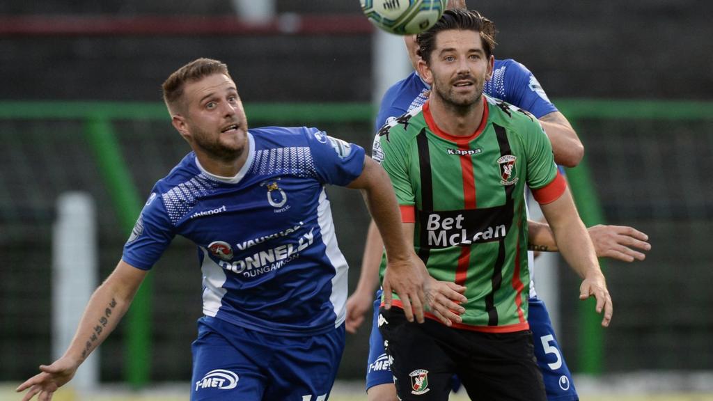 Glentoran v Dungannon Swifts