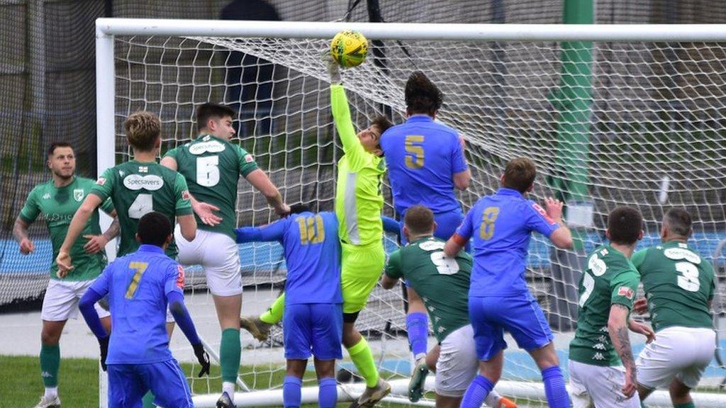 Guernsey FC v Marlow