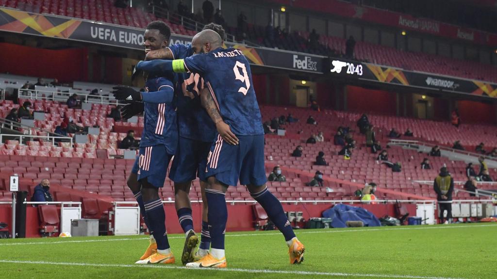 Arsenal celebrate goal