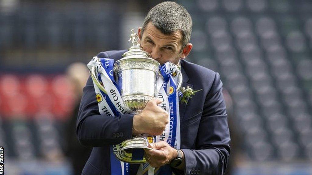 St Johnstone Manager Callum Davidson lifts the Scottish Cup trophy during the Scottish Cup final match between Hibernian and St Johnstone at Hampden Park