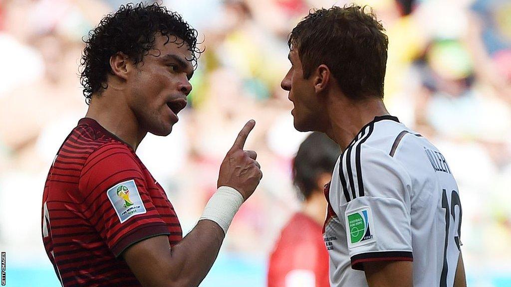 Pepe and Thomas Muller argue