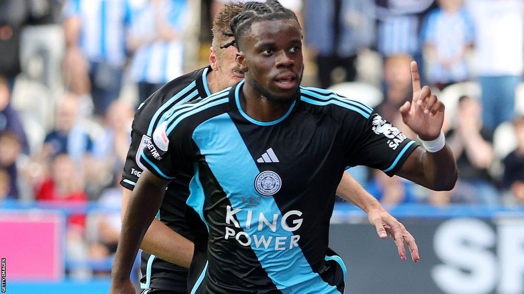 Stephy Mavididi celebrates his goal for Leicester