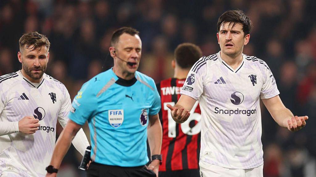 Harry Maguire getting sent off