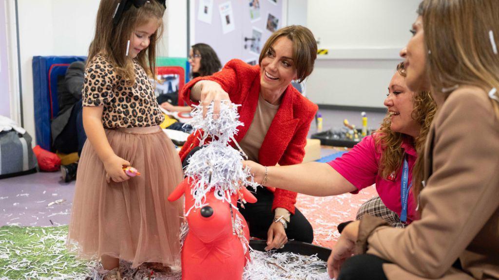 Catherine, Princess of Wales at a family portage session in Kent