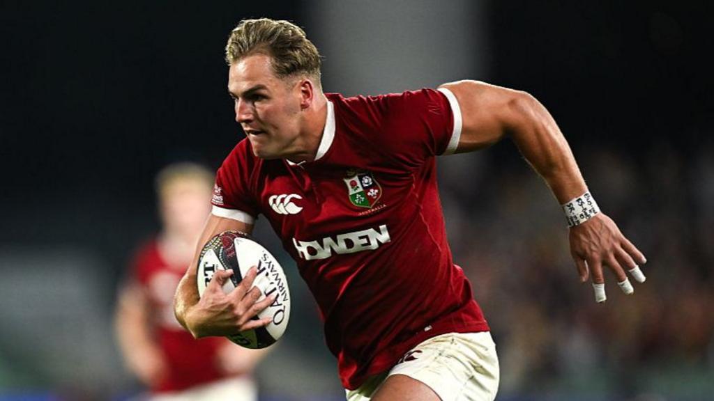 Duhan van der Merwe scores for the Lions