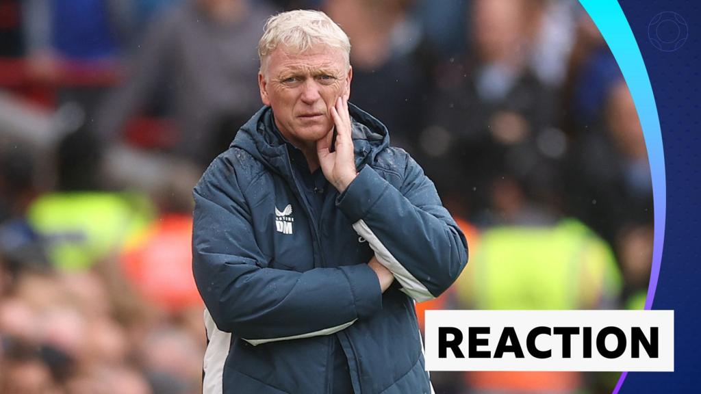 Moyes criticises referee after derby defeat