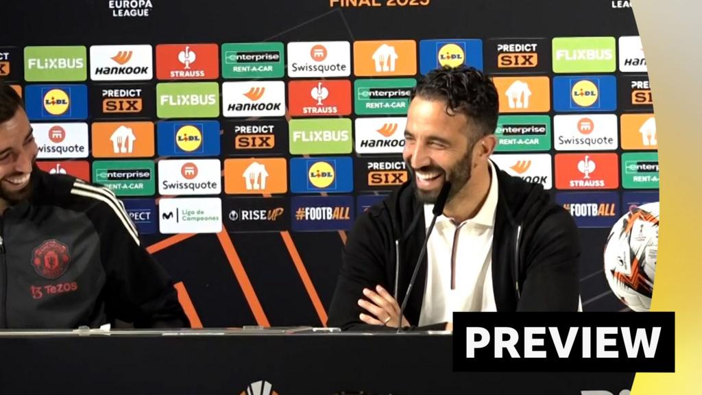 'He wants my job!' - Amorim and Fernandes joke before final