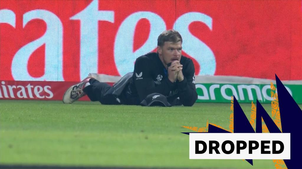 'Extraordinary drop!' New Zealand's Phillips fluffs simple catch 'Extraordinary drop!' New Zealand's Phillips fluffs simple catch