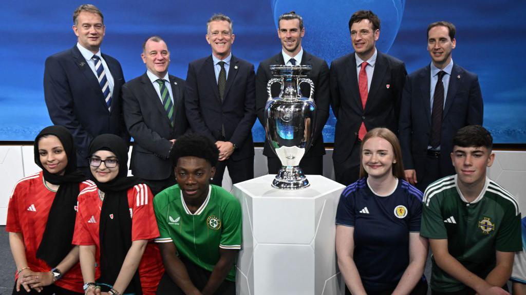 Chris Atherton on stage with Gareth Bale