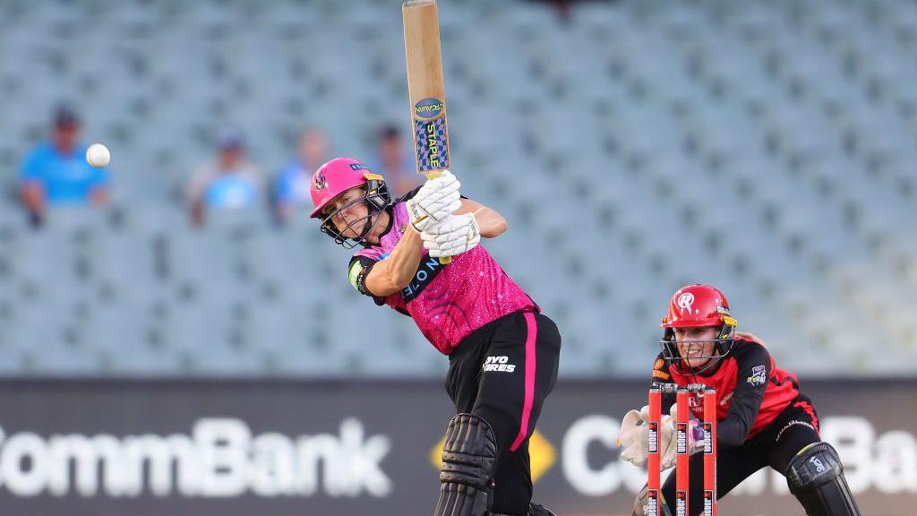 Ellyse Perry batting for Sydney Sixers